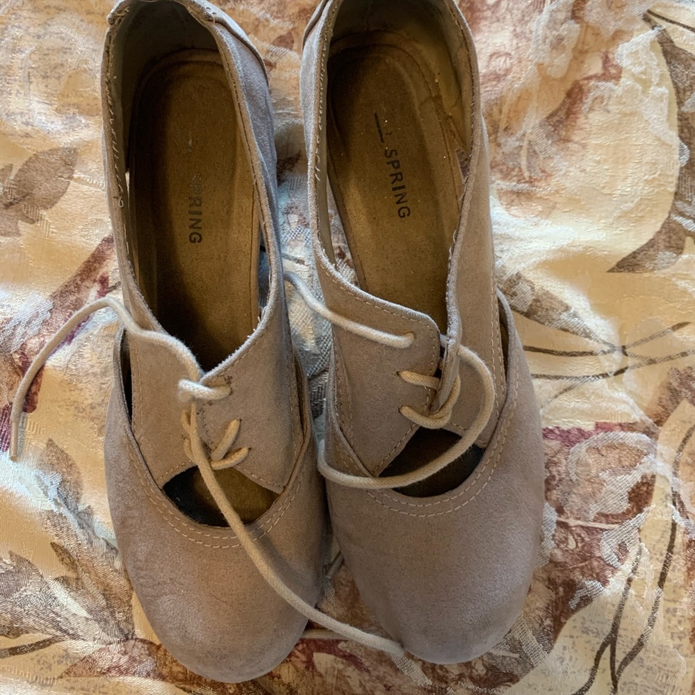Little beige wedge heels